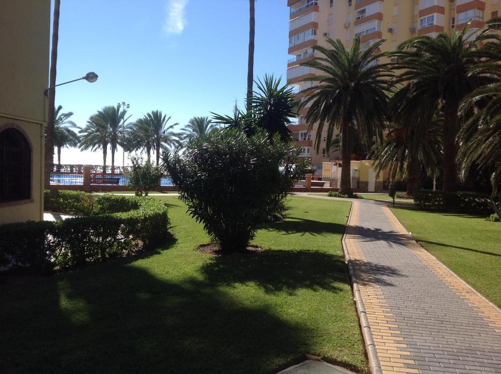 Apartamentos Centro Internacional Algarrobo-Costa 外观 照片